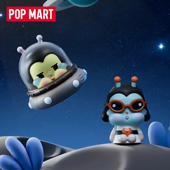 POPMART泡泡玛特CRYBABY出走的月亮坐坐系列手办盲盒摆件