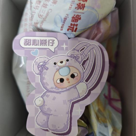 娃三岁拥抱宝宝背包