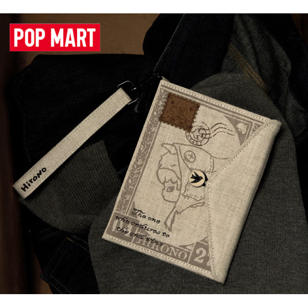 POPMART泡泡玛特Hirono雾中人系列布艺护照夹包包周边