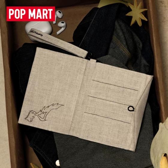 POPMART泡泡玛特Hirono雾中人系列布艺护照夹包包周边