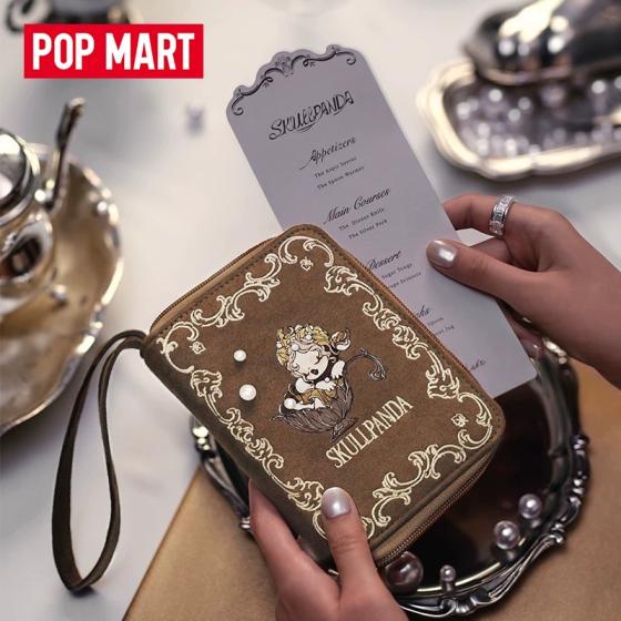 POPMART泡泡玛特SKULLPANDA餐桌系列护照夹收纳周边